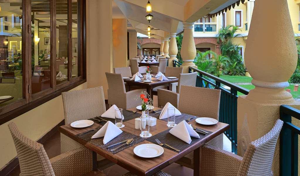 Country Inn & Suites By Radisson, Goa Candolim Restoran gambar